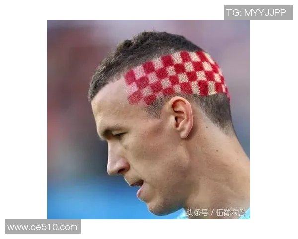 足球明星如何在比赛中巧妙佩戴头盔以保护头部安全